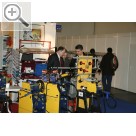 IHM Internationale Handwerksmesse 2009 Peter Niedermair erlutert den Fachbesuchern Nutzen und Umgang mit den Schweimaschinen von GYS.  