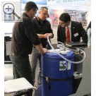 TROST Schau 2014 Martin Schmitt (re.) informiert sich am Stand von GL GmbH zum Thema AdBlue und die damit verbundenen Umstände für die Autofahrer und Werkstätten. GL GmbH 