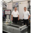 Wessels + Müller Werkstattmesse 2014 FMO Joachim Norden (i.) und Marius Kubica sind im Vertrieb bei AHS Prüftechnik.  