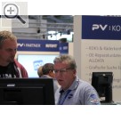 PV LIVE! 2015 in Hannover Auf der PV LIVE! 2015 - Herbert Hecken aus dem PV: KOMPASS Team ist total vertieft in der Software.  