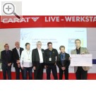 CARAT Leistungsmesse 2015 TEILEn e.V. hat im Rahmen der CARAT Leistungsmesse 2015 einen Scheck in Höhe von 100.000,- Euro an Peter Maffay übergeben. MEN@WORK 