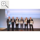 Automechanika Frankfurt 2018 Team AVL DiTEST mit Pokalen und Urkunden des Automechanika Innovation Award 2018.  