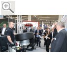 Automechanika Frankfurt 2018 Prototyp: Hans Heinl präsentiert der Presse den Prototyp der neuen "Frontlader" LKW Montiermaschine. ATH Heinl 