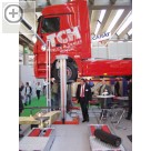Sherpa auf der Automechanika 2004 IME-AUTOLIFT ist bekannt fr seine LKW-Radgreiferanlagen.  