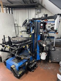 Reifenmontiermaschine automatisch